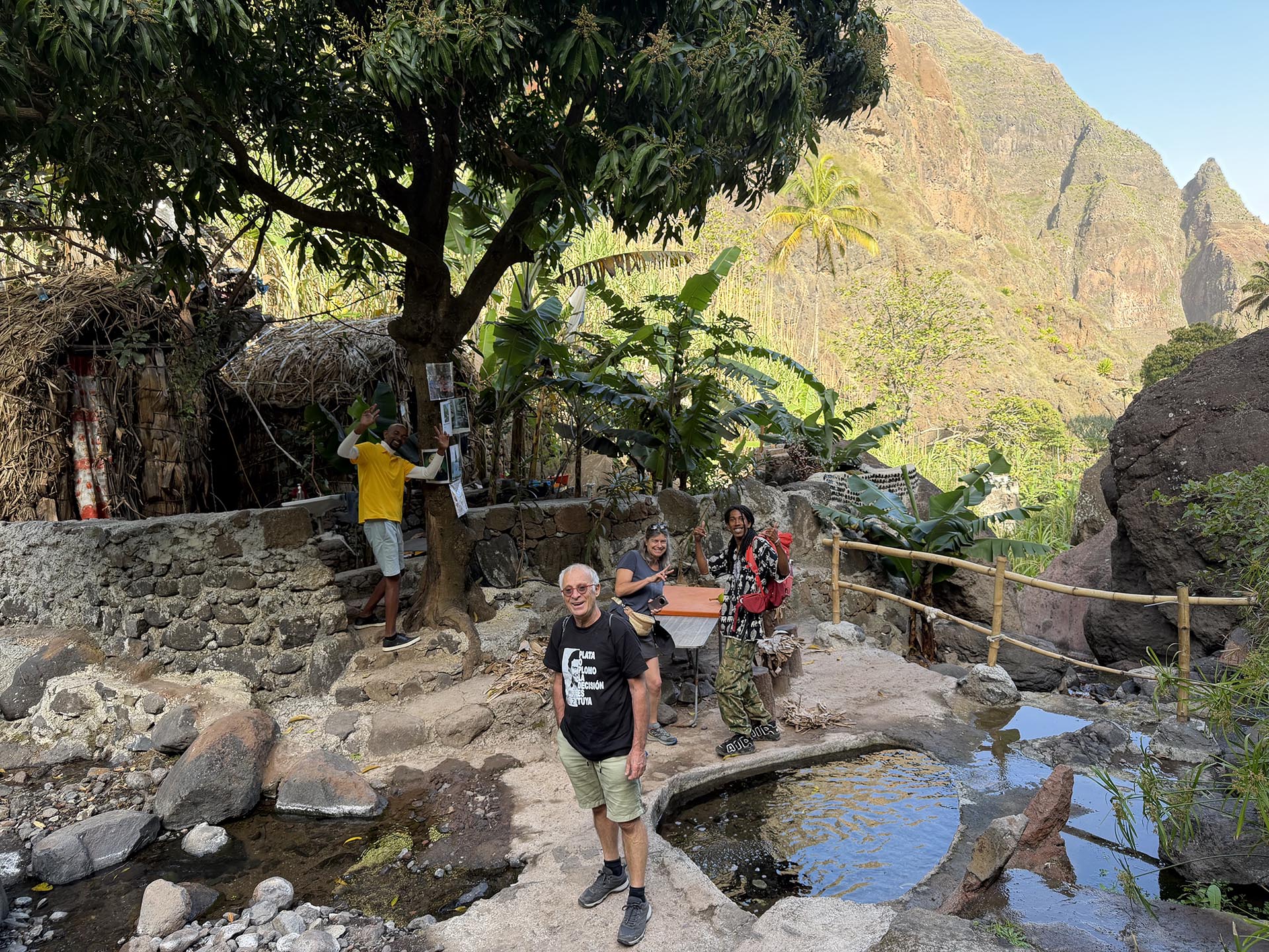 guide-excursion-cap-vert-santo-antao-de-la-montagne-a-locean-en-douceur-dydaexcursion